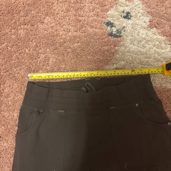 Athleta Womens Large North Peak Cargo Pants Green Olive Stretch Yoga Workout Gym - Picture 9 of 13